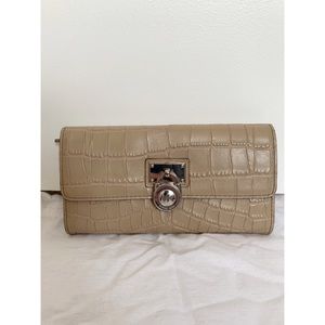 •MICHAEL KORS Fulton Beige Leather Wallet•